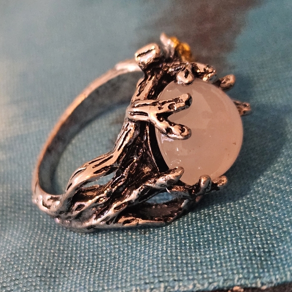 Beautiful ring - Picture 6 of 7